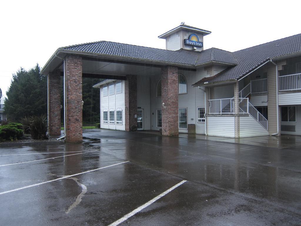 Days Inn By Wyndham אושן שורס מראה חיצוני תמונה